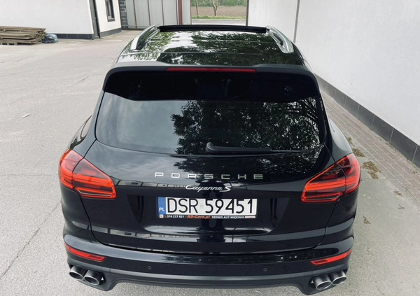 Porsche Cayenne cena 181900 przebieg: 258100, rok produkcji 2015 z Gościno małe 232